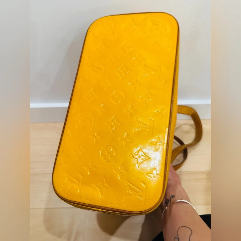 Louis Vuitton Vernis Yellow Monogram Bag - Picture 11 of 16